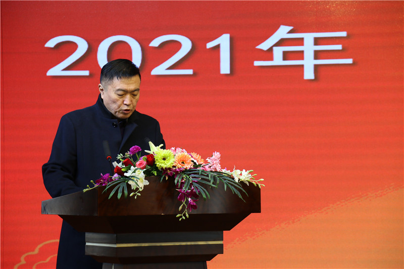 图2 李明之副校长宣读“师徒结对”培养名单.JPG