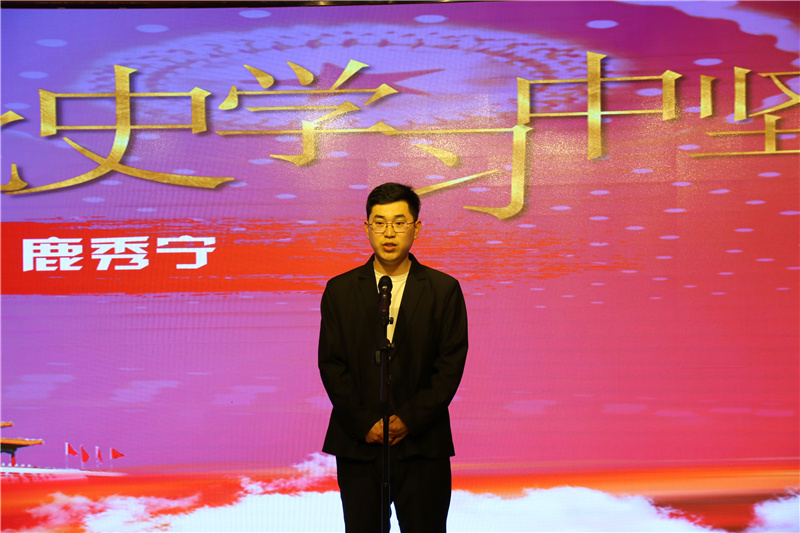 参赛选手鹿秀宁老师讲述王进喜的故事.jpg