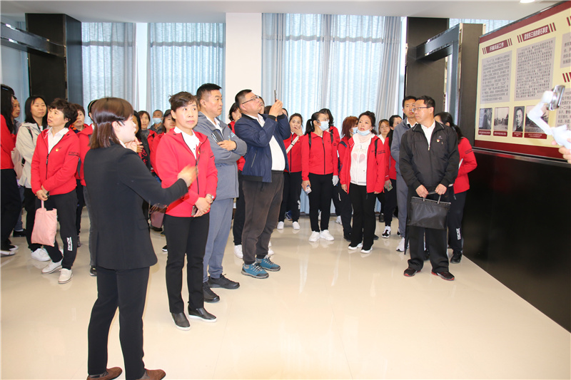 1657515828903320.jpg 7.磐石市抗日斗争史展馆聆听讲解.jpg