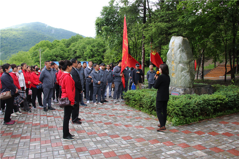 1657516038233001.jpg 16.杨靖宇砥名地聆听讲解.jpg