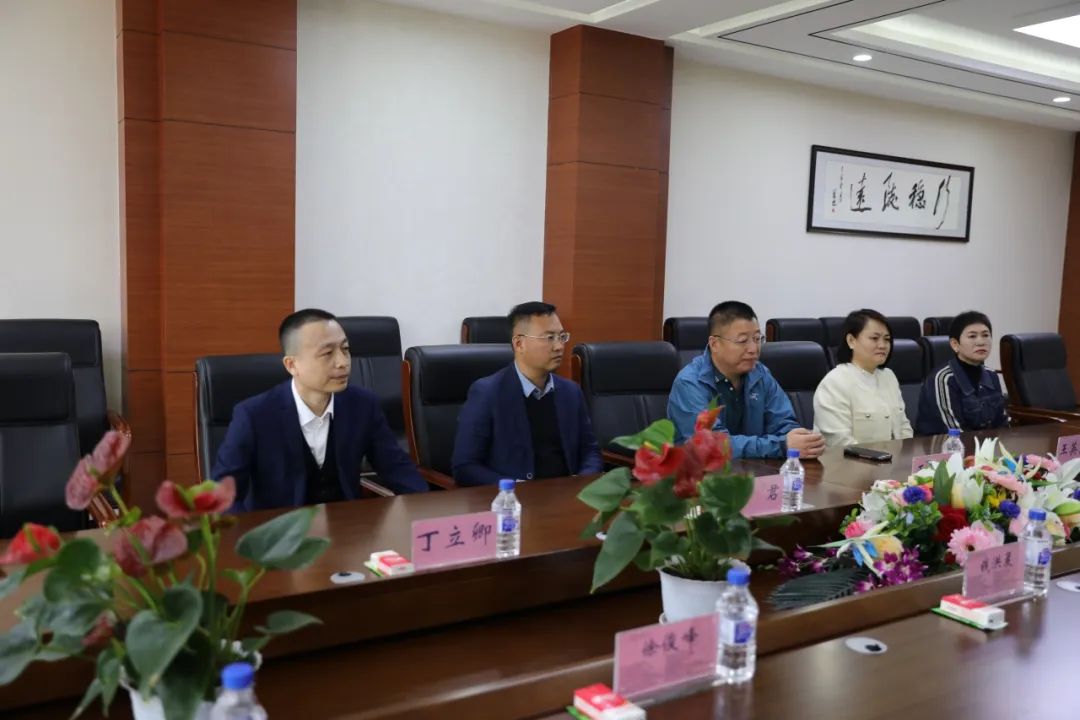 1713850585988159.jpg 2.jpg